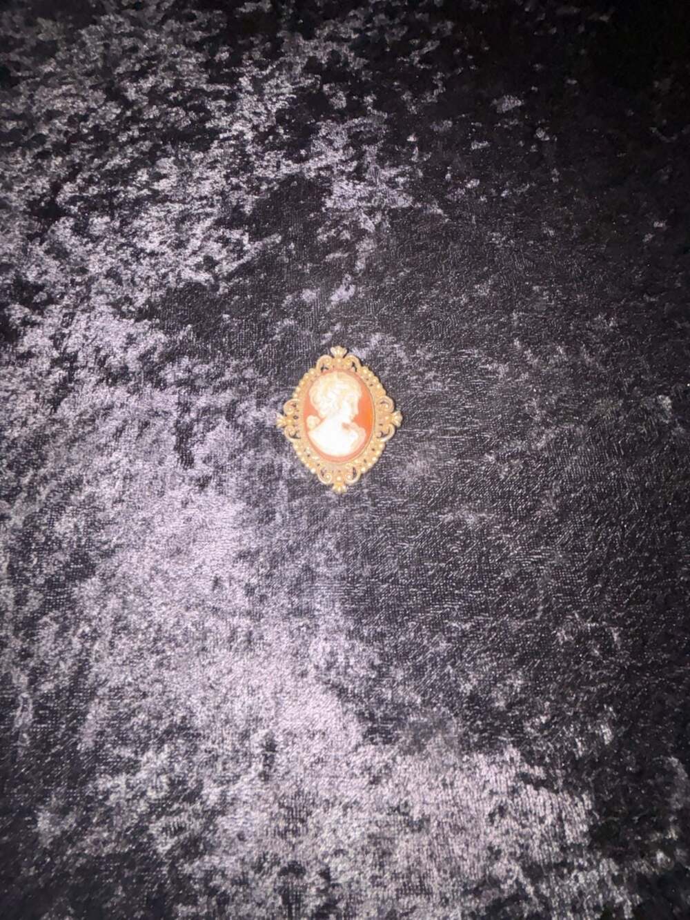 Vintage Gold Tone Filigree Cameo Brooch Pin